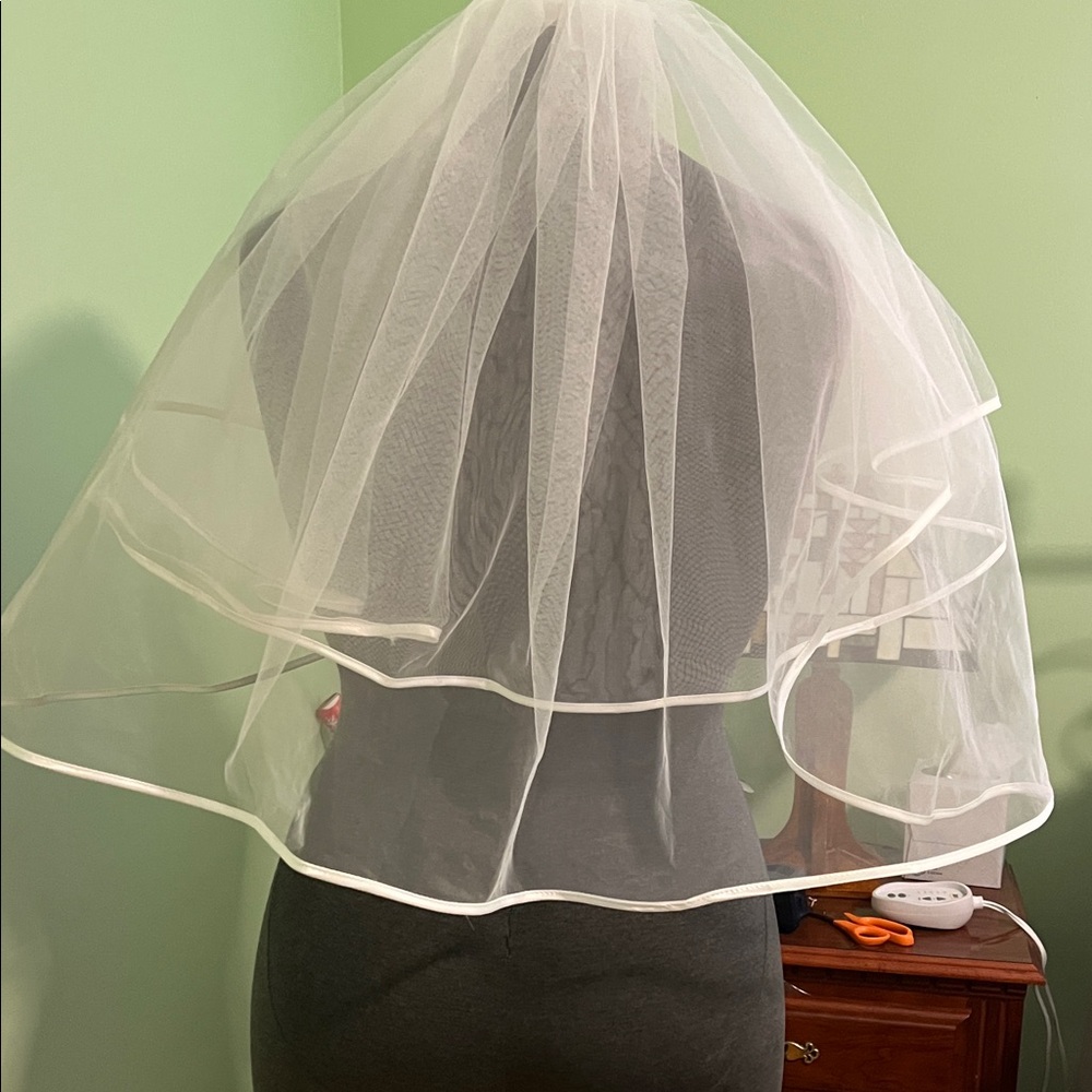 Elegant White Bridal Veil